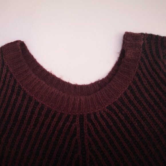 Pure by Nitrogen Ladies Size Medium Burgundy & Black Round Neck Sweater / Tunic - Picture 4 of 9